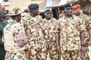 Babban hafsan sojin ƙasa ya jagoranci shugabannin tsaro zuwa Filato